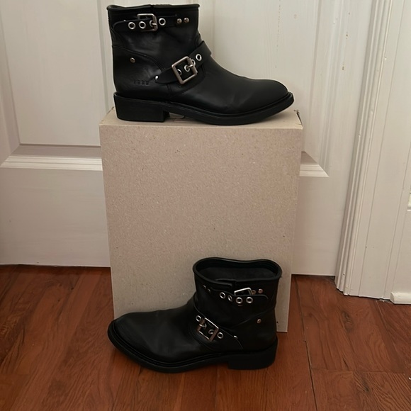 Golden goose –new inbox – black biker low buckle boot. Boutique Overstock - Picture 1 of 7